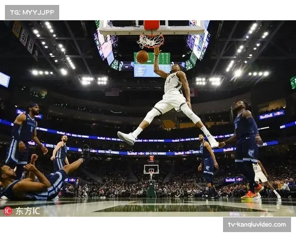 回合特写：雄鹿字母哥从后场推进至完成扣篮，仅用时6秒